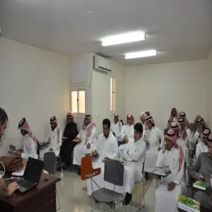 مركز التوجيه والارشاد الطلابي يواصل نشاطاته بأقسام الطلاب في كليات الجامعة