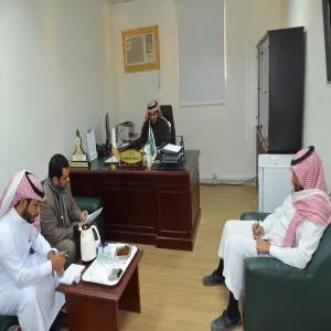 فريق عمل المكتب يناقش خطة التدشين