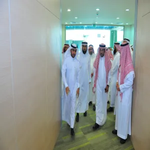 معالي مدير الجامعة يتفقد العمادات المساندة بعد انتقالها لمقرها الجديد