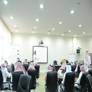 عمادةُ الجودةِ وتطويرِ المهارات تقيم ورشةَ عملٍ لمُدخلي بيانات معهد الإدارة