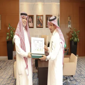 بمناسبة حصول الجامعة على الاعتماد الأكاديمي المؤسسي : معالي وزير التعليم يستقبل معالي مدير الجامعة في مكتبه بالوزاره