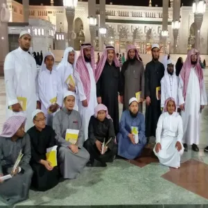 طلاب المنح الدراسية في رحلة إلى المدينة المنورة