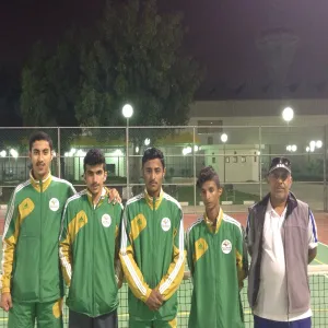 مشاركة طلاب السنة التحضيرية في بطولة الجامعات لكرة المضرب .