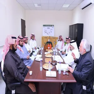 ضمن زيارات فريق المراجعة لوحدات الجامعة المختلفة إستضافة الإدارة العامة للمرافق والخدمات فريق المراجعة