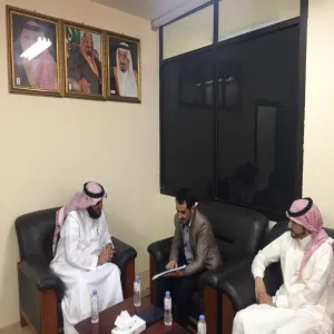 فريق مكتب إدارة المشاريع في الجامعة يزور الإدارة القانونية
