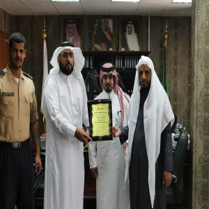 لقاء عميد كلية العلوم والدراسات الإنسانية برماح بمشرف الأمن والسلامة بالكلية