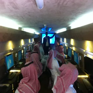 حافلة التدريب والتعليم الإلكتروني المجتمعي تقيم عدة برامج تدريبية في محافظة رماح