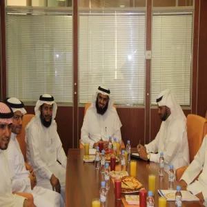 الفريق الاستشاري بوكالة الجامعة للشؤون التعليمية يزور كلية العلوم بالزلفي