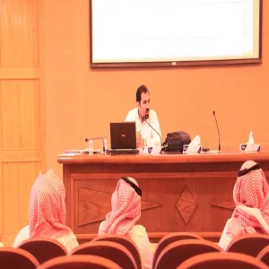 دورةً تدريبية بعنوان: مهارات التواصل باللغة الانجليزية