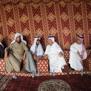 منسوبي عمادة تقنية المعلومات يكرمون سعادة عميد تقنية المعلومات السابق الدكتور عمر بن محمد المتيهي