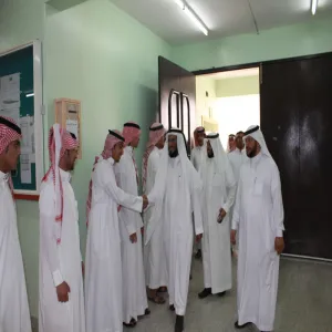 عميد شؤون الطلاب يزور مجمع كليات الزلفي وكلية طب الأسنان