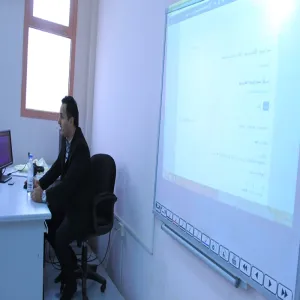 دورة تدريبية بعنوان  "تفعيل أدوات المرحلة الأولى من نظام D2L" لقسم القانون