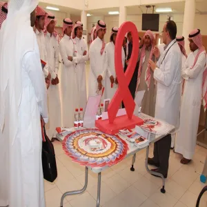 وكالة الكلية لشؤون الطلاب تقيم حملة توعوية عن " مرض الايدز "