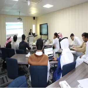 طلبة كلية علوم الحاسب والمعلومات يشاركون في فاعلية "ساعة من الكود البرمجي"