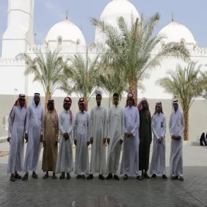 طلاب الجامعة في رحاب المدينة المنورة