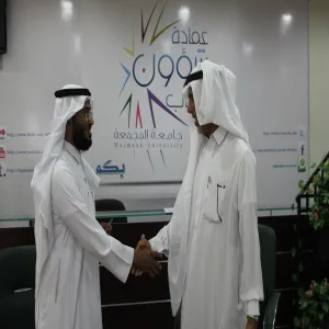 عمادة شؤون الطلاب تواصل توقيع الخدمات الطلابية