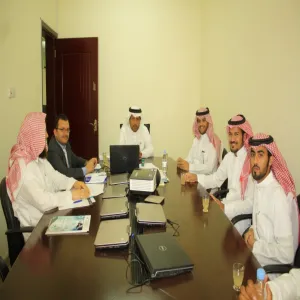 لقاء سعادة عميد كلية الهندسة وفد مدينة الملك عبدالله بن عبدالعزيز للطاقة الذرية والمتجددة