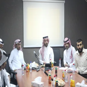قامت عمادة التعلم الألكتروني والتعليم عن بعد بزيارة الى عمادة السنة التحضيرية