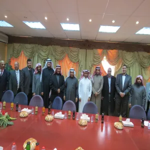 سعادة وكيل الجامعة للشؤون التعليمية  يزور كلية المجتمع