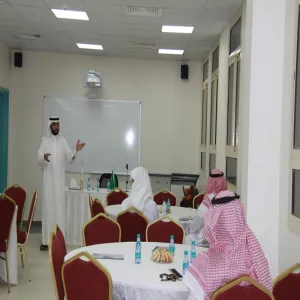 في إطار برنامج التنمية المعرفية الثالث تنفيذ دورة ( كيف تتعلم اللغة الانجليزية )