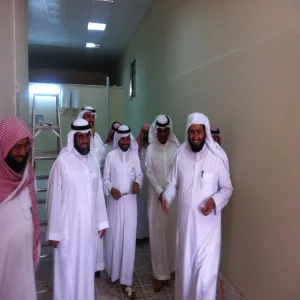 سعادة وكيل الجامعة يتفقد مباني كلية العلوم والدراسات الإنسانية برماح