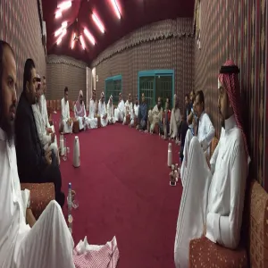 قسم اللغة الانجليزية بالتعاون مع وحدة الأنشطة الطلابية يقيم جلسة لأعضائه خارج إطار العمل