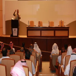 العمادة تعقد عدة برامج تدريبية  لأعضاء هيئة التدريس والطلاب في الكليات خارج محافظة المجمعة حول  "كيفية استخدام المكتبة الرقمية السعودية ومهارات البحث في البيئة الرقمية "