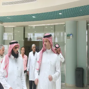 سعادة وكيل الجامعة للشؤون التعليمية يزور  كلية الطب