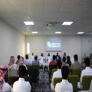 كلية علوم الحاسب والمعلومات تكرم طلابها الفائزين بالمركز السابع في المسابقة الوطنية الثالثة في البرمجة