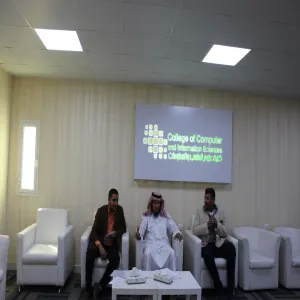 وحدة الارشاد الأكاديمي بكلية علوم الحاسب والمعلومات CCIS تعقد اجتماع مع طلاب المستوى الثالث لاختيار البرنامج الأكاديمي.