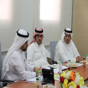 عمادة خدمة المجتمع والتعليم المستمر تعقد اجتماعاً مع الجهة التشغيلية