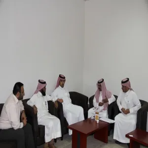 وفد إداري من عمادة خدمة المجتمع  يتفقد جاهزية برامج التعليم الموازي في الرياض وحفر الباطن