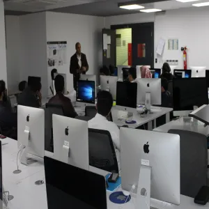كلية علوم الحاسب والمعلومات تقيم دورتها التدريبية الثانية للطلاب على نظام التعلم الإلكتروني بلاك بورد.