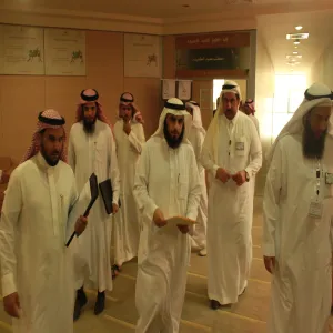 فريق العمل بوكالة الجامعة للشؤون التعليمية في زيارة لكلية العلوم الطبية التطبيقية