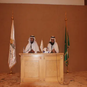 طلاب الثانوي المتفوقين في ضيافة الطب