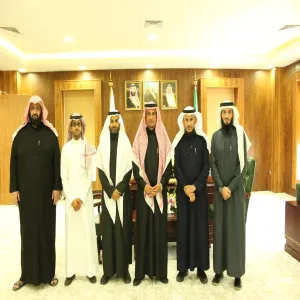 وفد من كلية علوم الحاسب والمعلومات يزور معالي مدير الجامعة