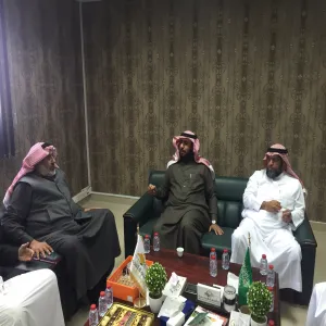 زيارة وفد من معهد ريادة الأعمال بالرياض لكلية العلوم والدراسات الإنسانية برماح بالتنسيق مع قسم أدارة الاعمال بالكلية‎