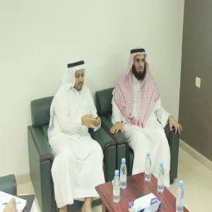 وكيل الجامعة للشؤون التعليمية يزور عمادة السنة التحضيرية في مقرها الجديد