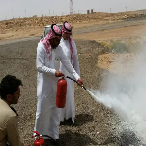 الإدارة العامة للسلامة والأمن الجامعي تنهي تدريب حراس الأمن على أستخدام طفايات الحريق