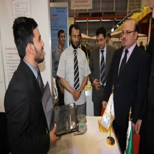 برعاية عمادة شؤون الطلاب المشاركون في معرض جنيف 2013 يبدعون في عروضهم