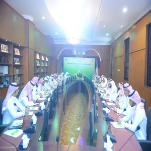 بعد صدور قرار ابتعاثه ، وانتهاء فترة تكليفه : معالي مدير الجامعة يكرم الأستاذ ثامر بن علي الدغيشي