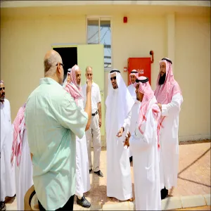 مدير الجامعة يتفقد مباني قسام الطالبات بكلية العلوم الطبية التطبيقية