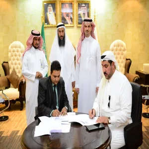 بحضور سعادة وكيل الجامعة للدراسات العليا والبحث العلمي إدارة الكراسي البحثية توقع عدد من العقود البحثية  لكرسي الشيخ عبدالله التويجري