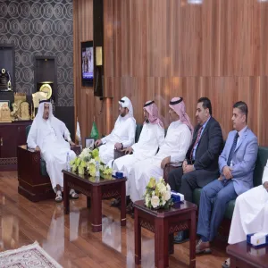 سعادة عميد كلية طب الأسنان بالزلفى وعدد من منسوبيها يزورون معالى مدير الجامعة
