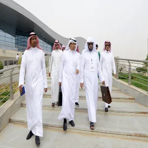 مدير الحوسبة السحابية بالمركز الوطني للقياس والتقويم يزور حافلة التدريب والتعليم الإلكتروني المجتمعي المتنقل