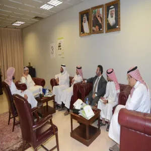وفد من العمادة  يطلعون على تجربة جامعة الإمام في المجال البحثي