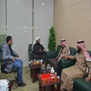 عميد خدمة المجتمع والتعليم المستمر يستقبل سعادة وكيل الجامعة