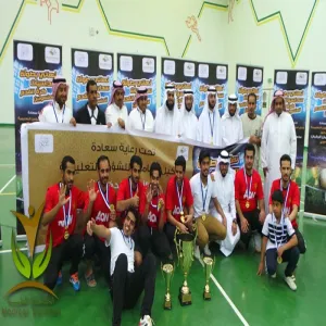 فريق الخدمات الطبية يحصل على بطولة السداسيات لكرة القدم على كاس وكيل الجامعة للشئون التعليمية