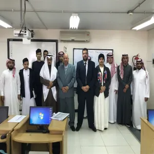 محاضرة بعنوان"تعريف خريجي تخصص المحاسبة والموارد البشرية بالوظائف المتعلقة بتخصصاتهم بسوق العمل"
