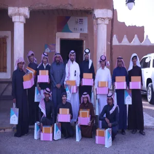 طلاب الجامعة يقفون على أثر منطقة القصيم
